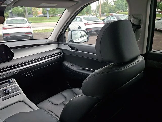 Used 2024 Silver Hyundai SEL image 16