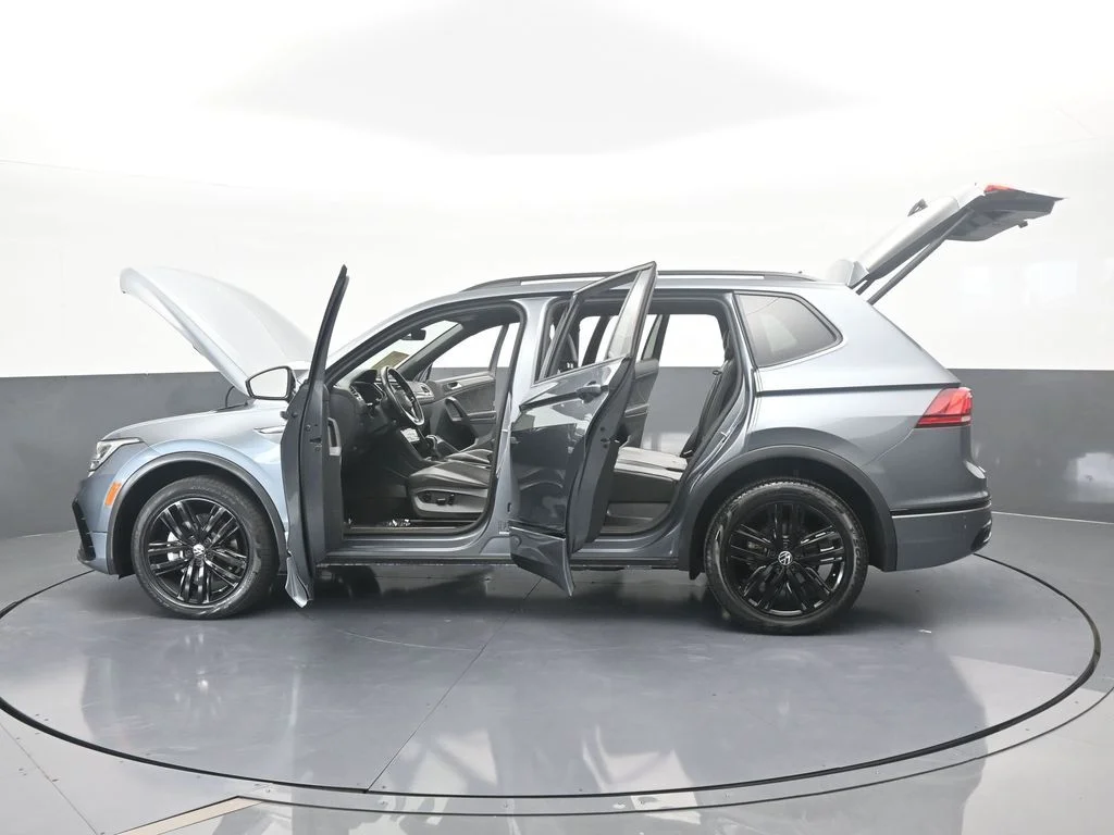 Used 2022 Gray Volkswagen 2.0T SE R-Line Black image 81