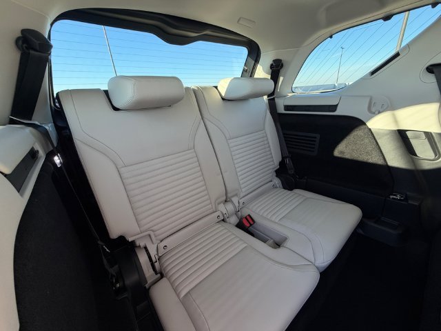 New 2026 Fuji White Land Rover S image 17
