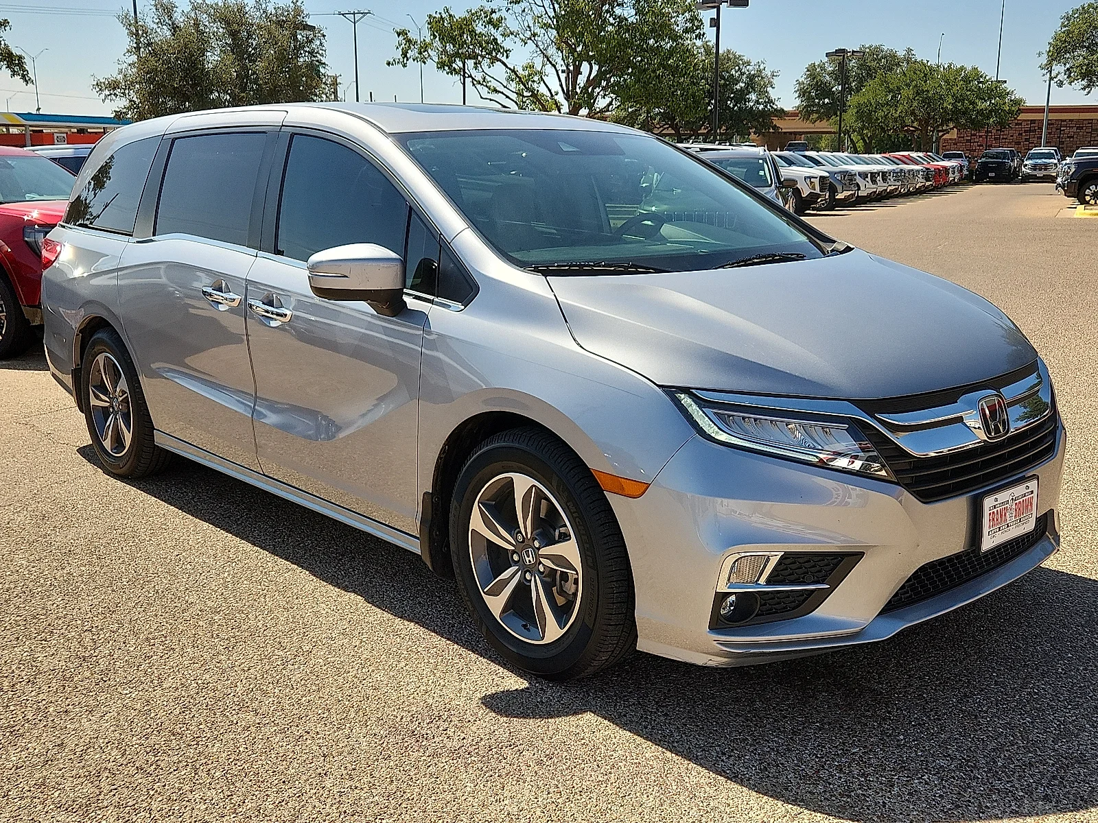 Used 2018 Lunar Silver Metallic Honda Touring image 6