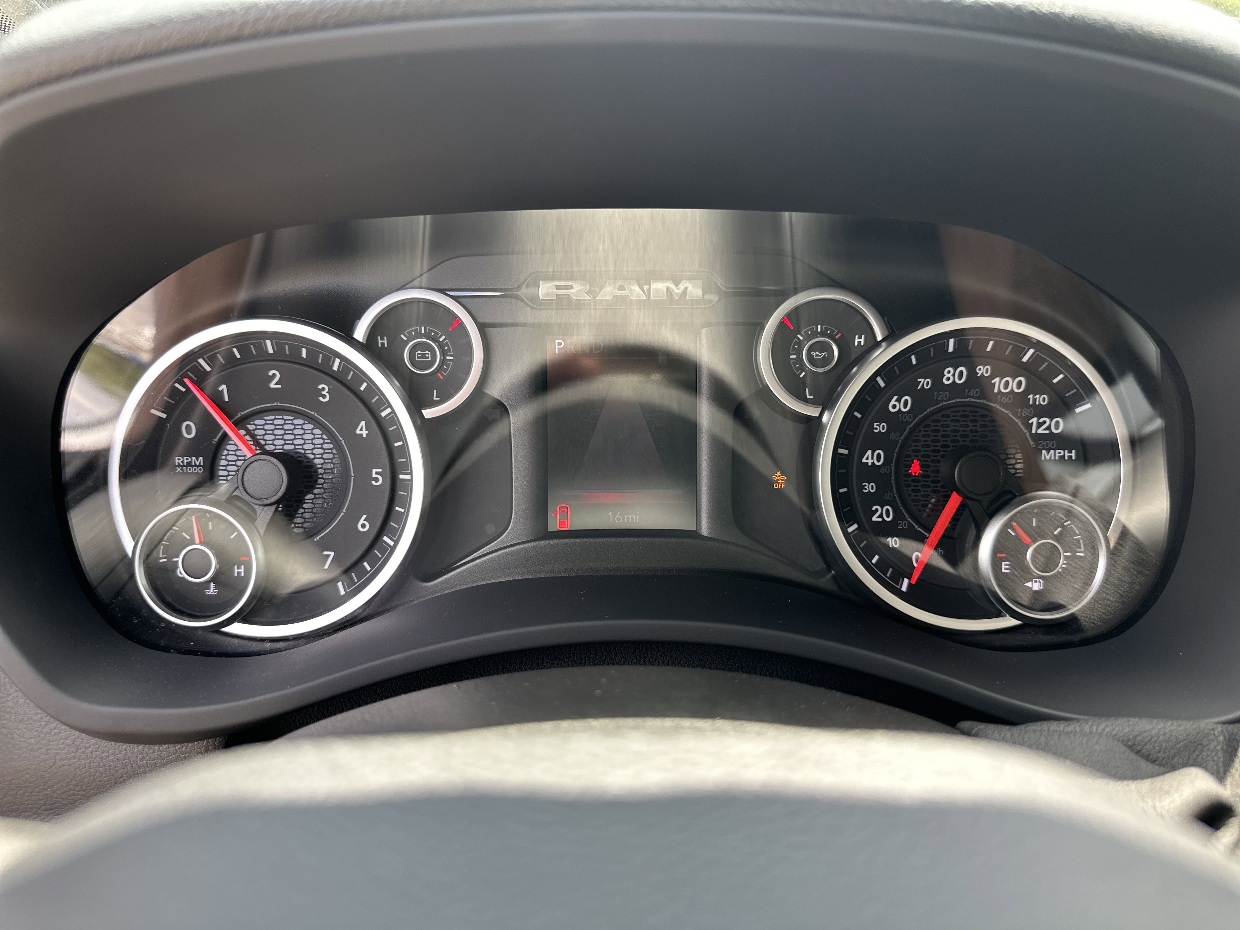 2025 RAM 3500 Tradesman - Photo 30