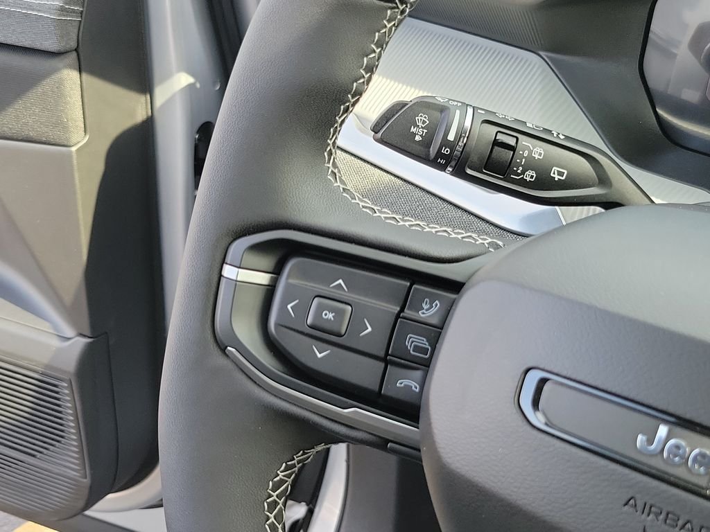 New 2026 Silver Zynith Clearcoat Jeep Laredo image 23