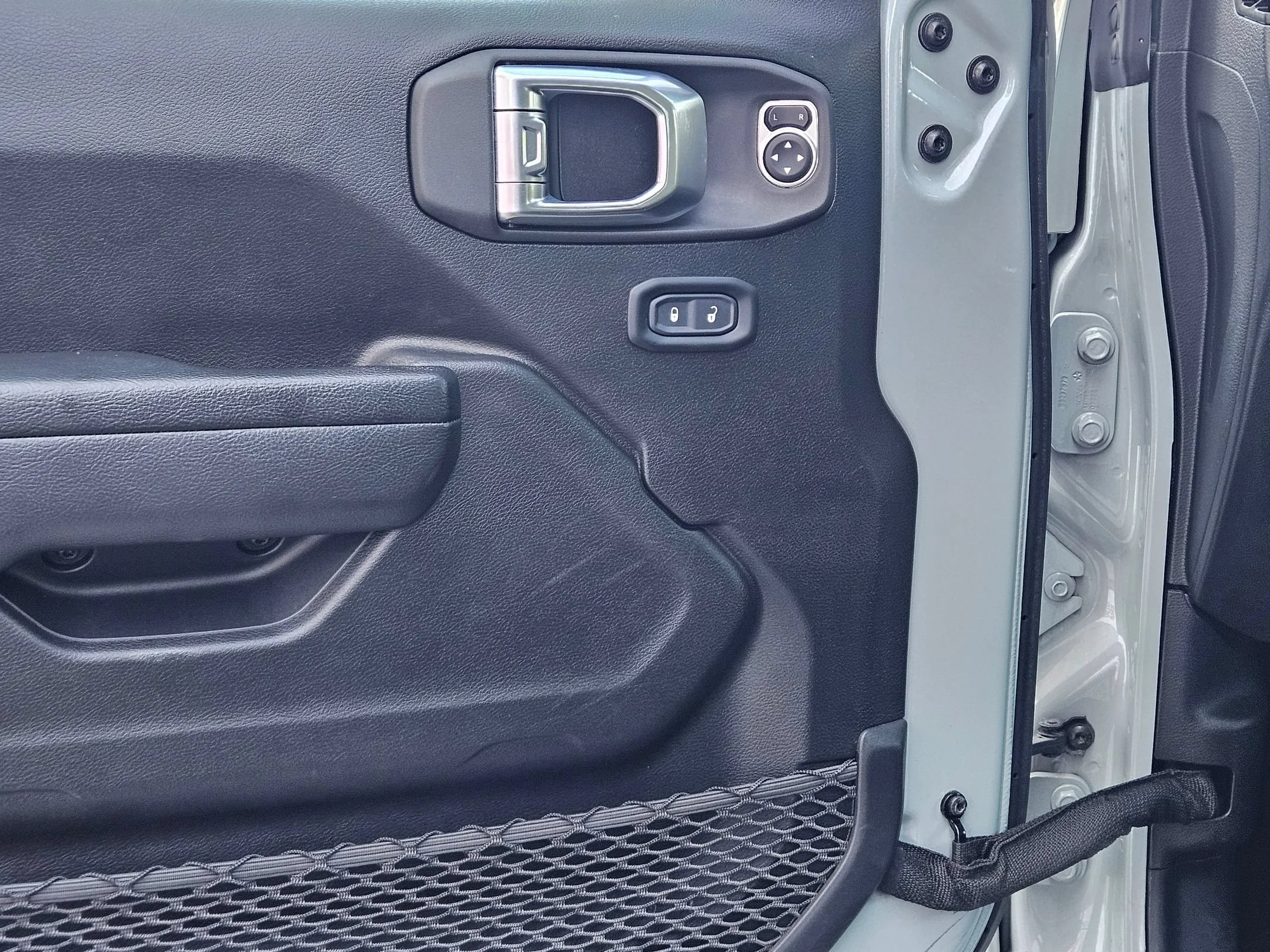 Used 2023 Earl Clearcoat Jeep Rubicon image 19