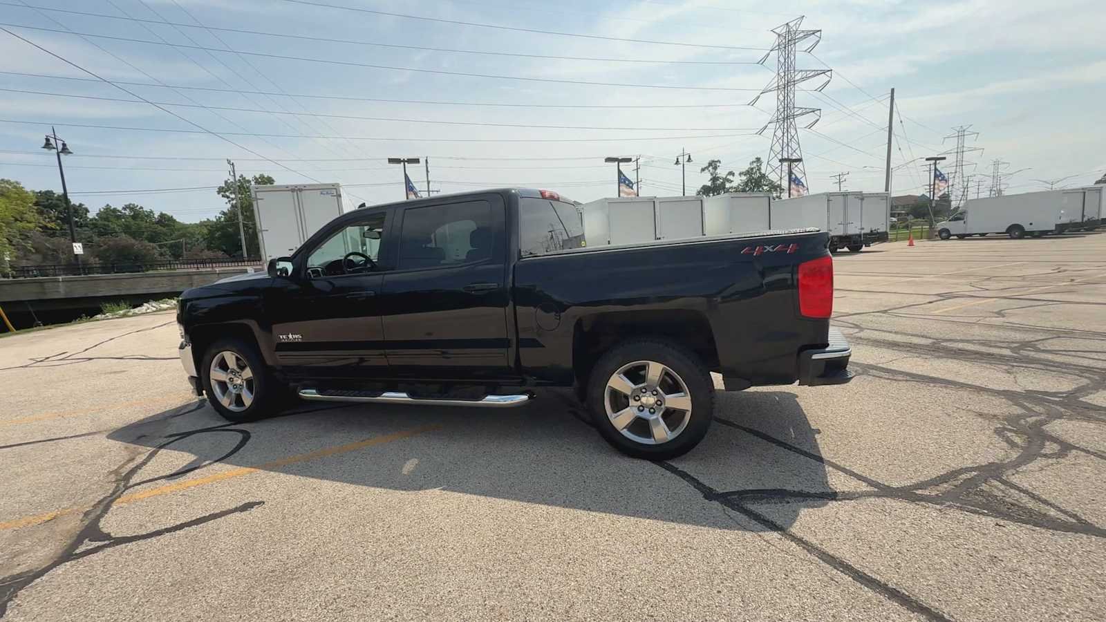 Used 2018 BLACK Chevrolet LT image 6