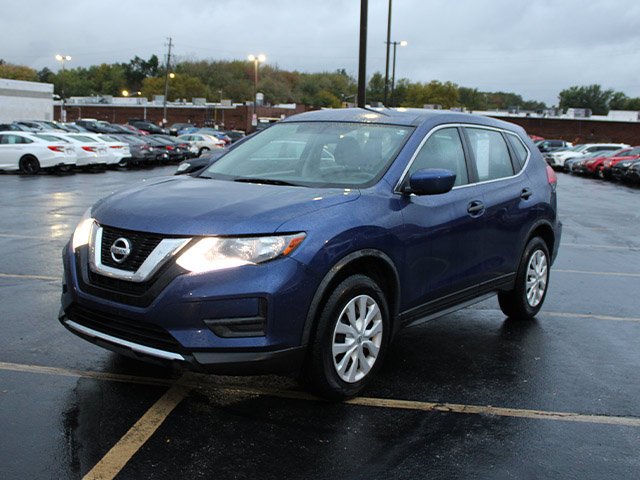 Used 2017 Nissan Rogue S with VIN JN8AT2MV9HW006907 for sale in North Olmsted, OH