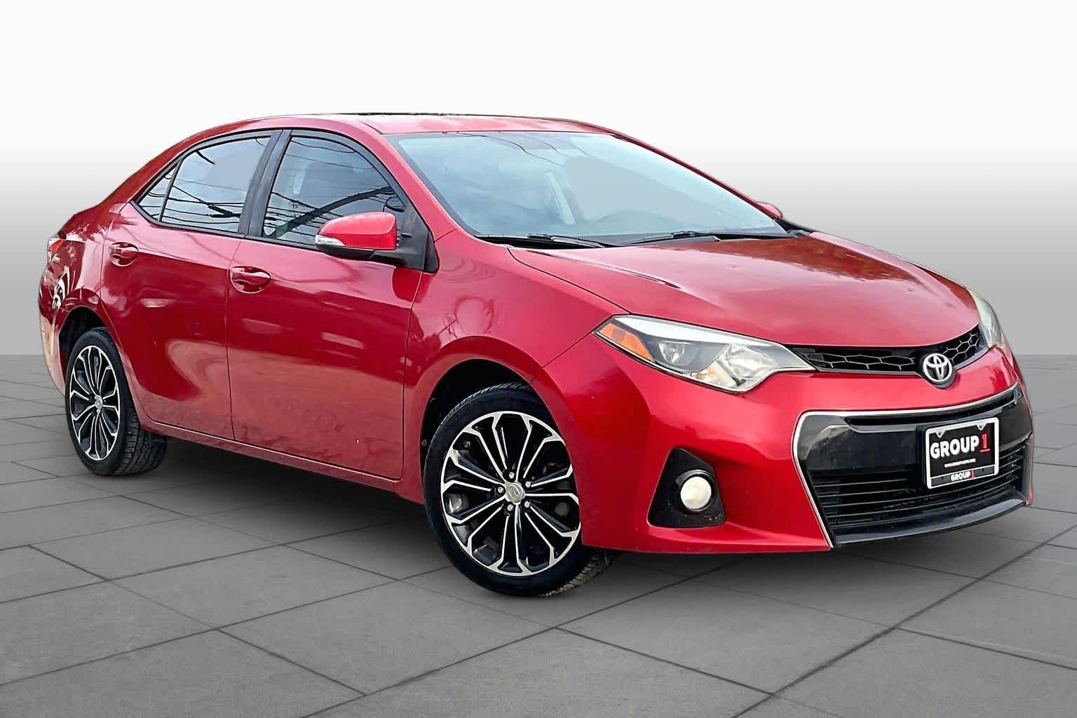 Used 2015 Barcelona Red Metallic Toyota S Plus image 3