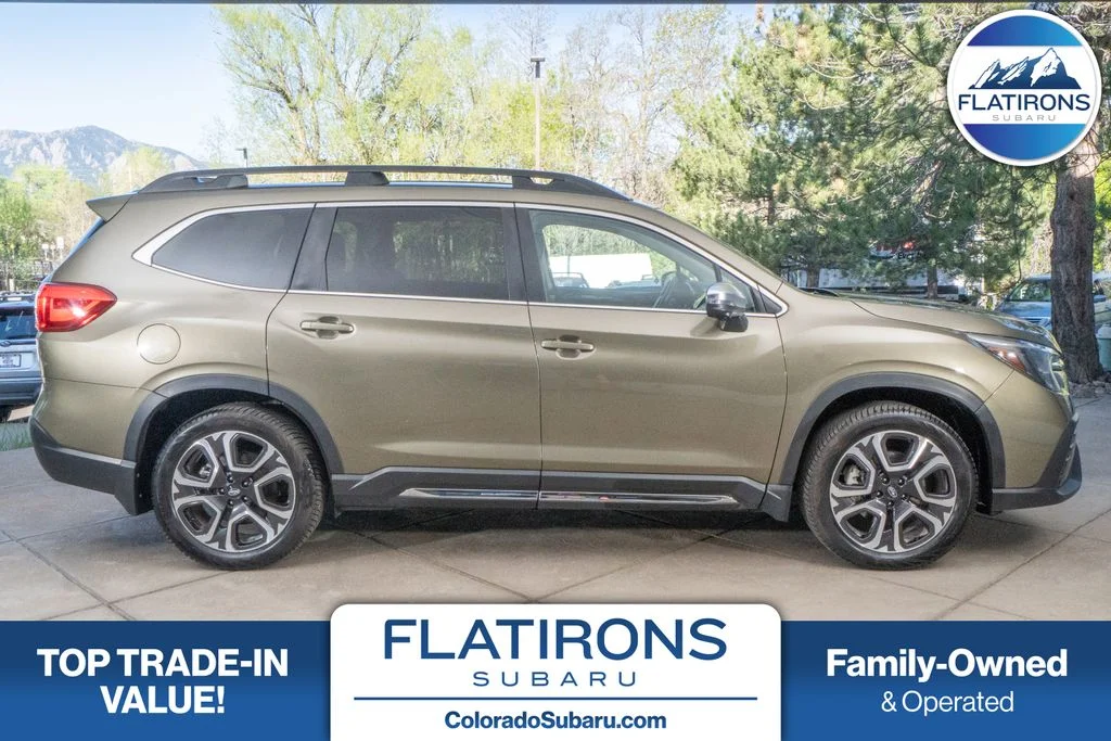 2023 Subaru Ascent Limited 7 Passenger's photo