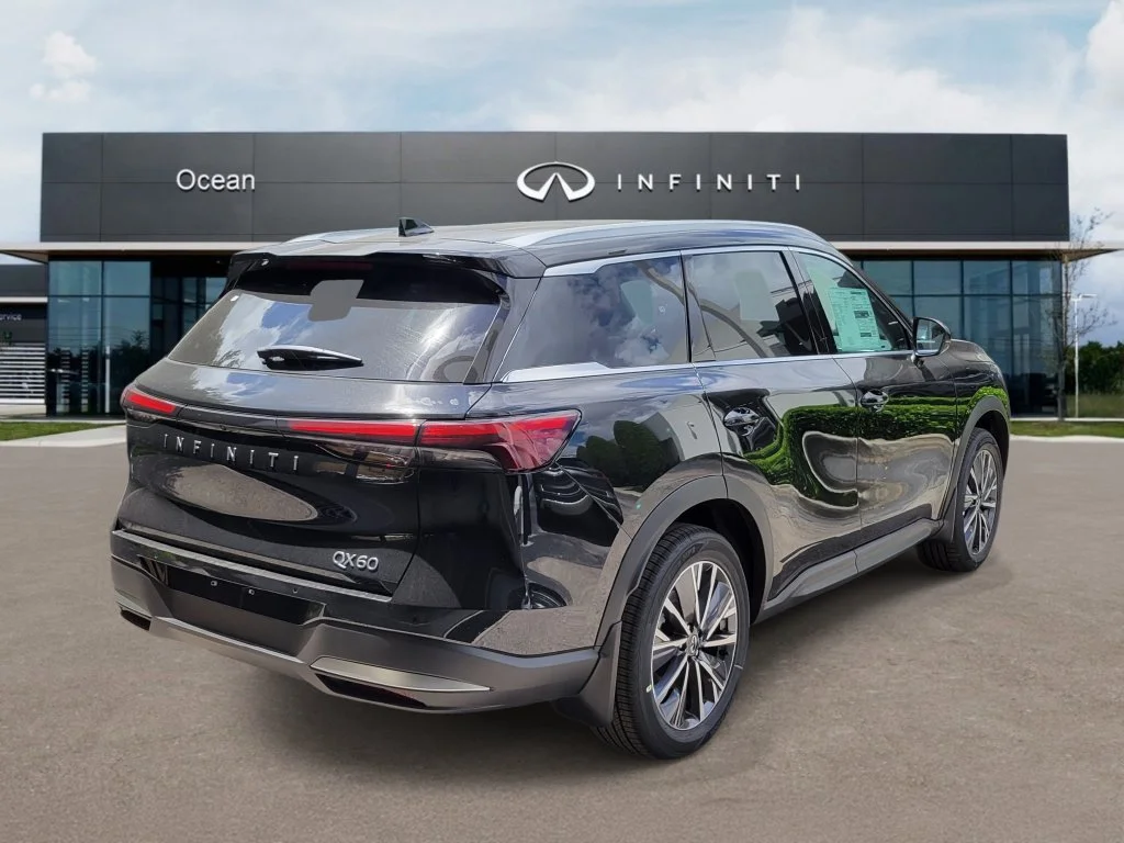 New 2027 MINERAL BLACK INFINITI Luxe FWD image 3