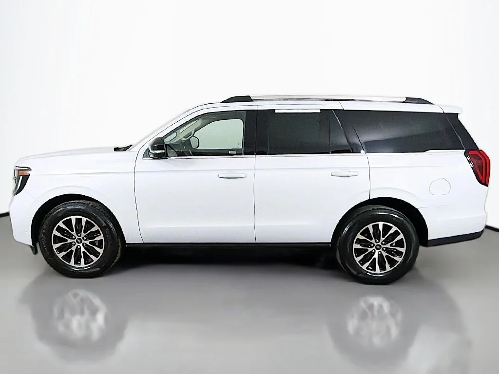 Used 2025 Space Silver Ford Platinum image 18