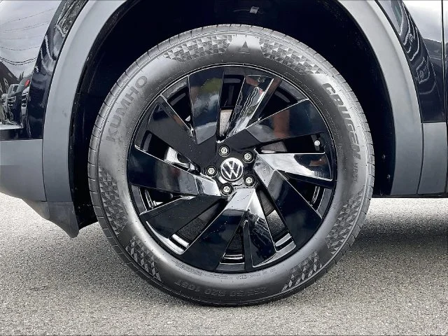 New 2026 Black Volkswagen SE w/Technology image 14