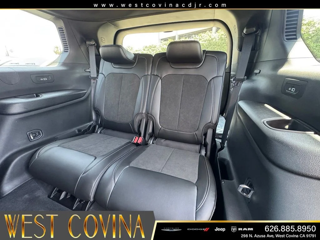 New 2026 Diamond Black Crystal Pearl-Coat Exterior Paint Jeep Altitude image 35
