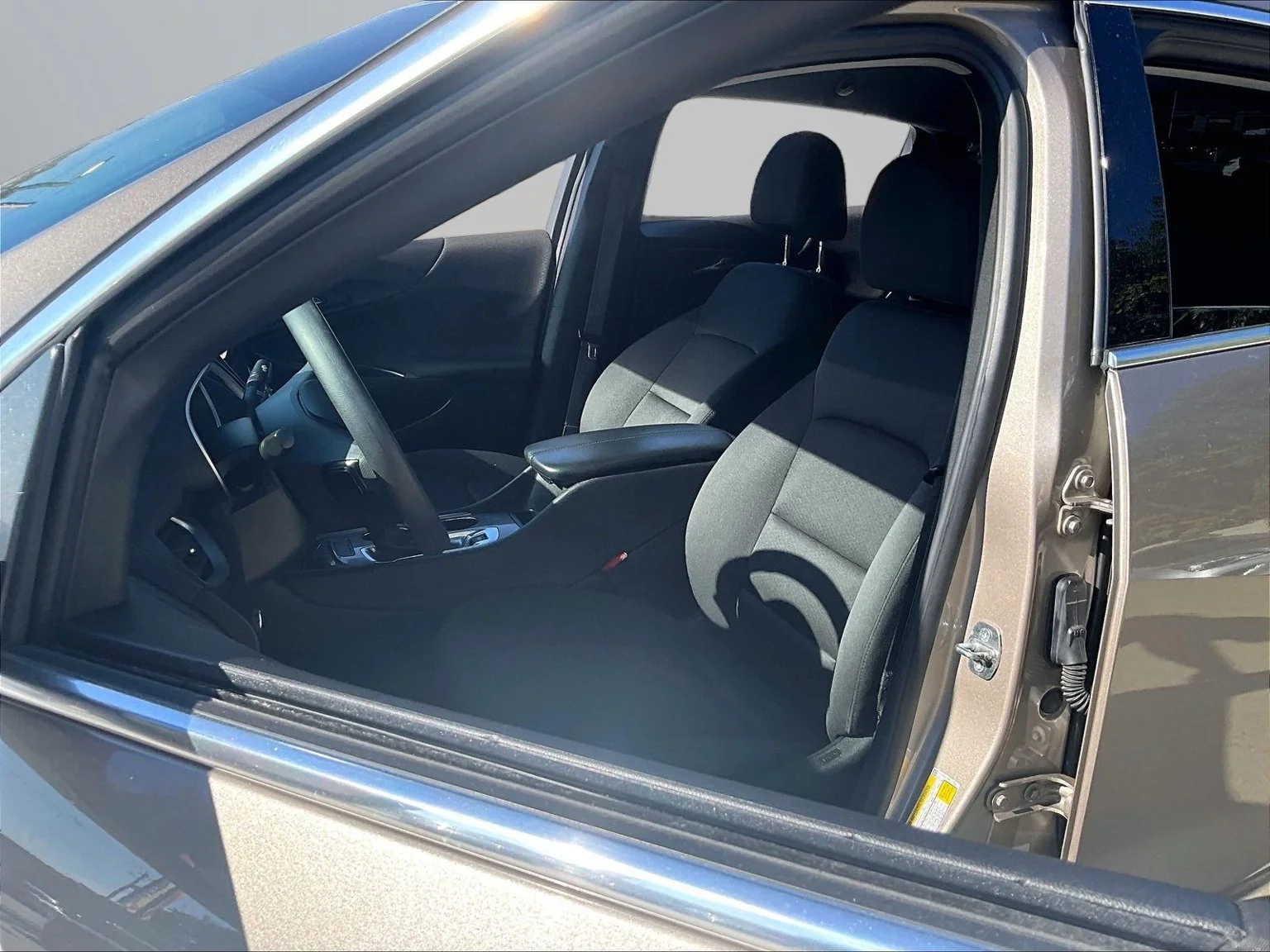 Used 2023 Gray Chevrolet LT image 23