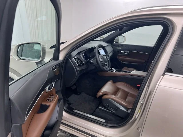 Used 2024 Gray Volvo Ultimate image 12