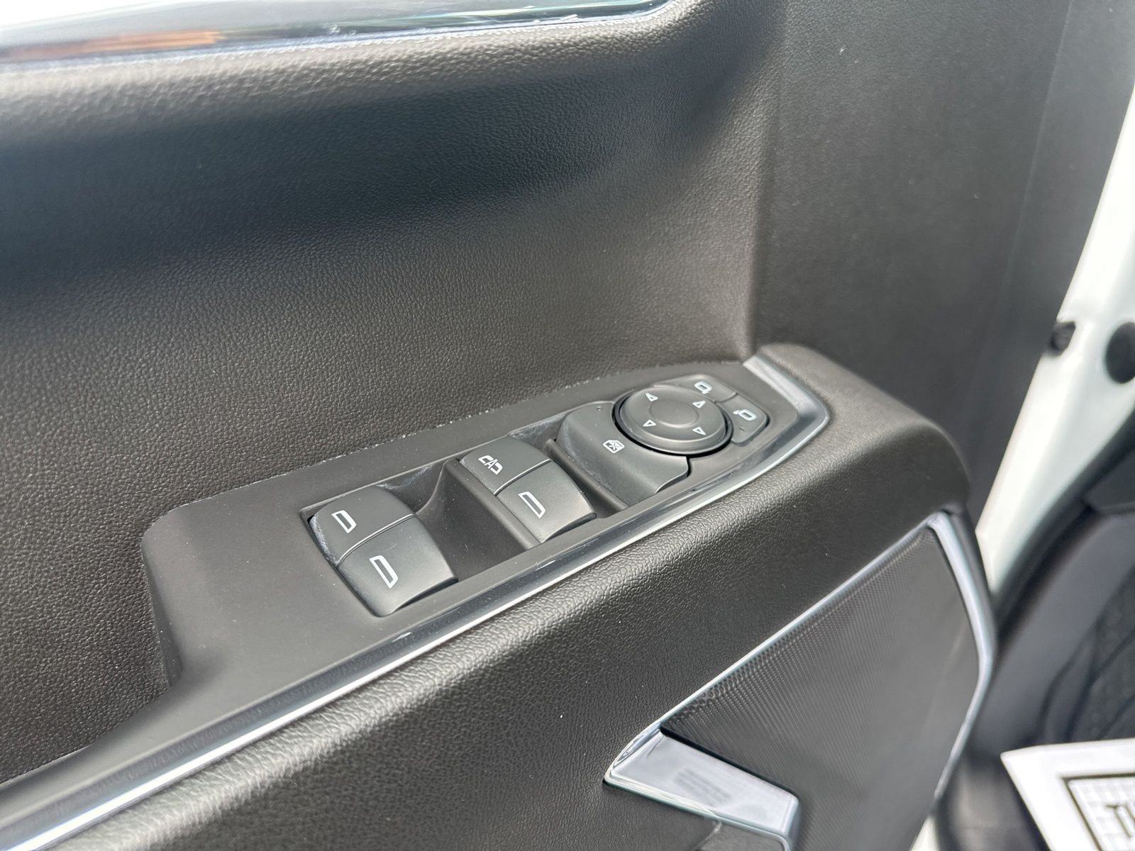Used 2023 White Chevrolet LT image 18