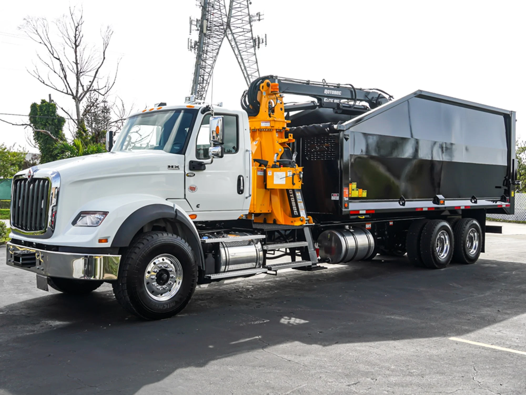 New 2026 White INTERNATIONAL Grapple image 2
