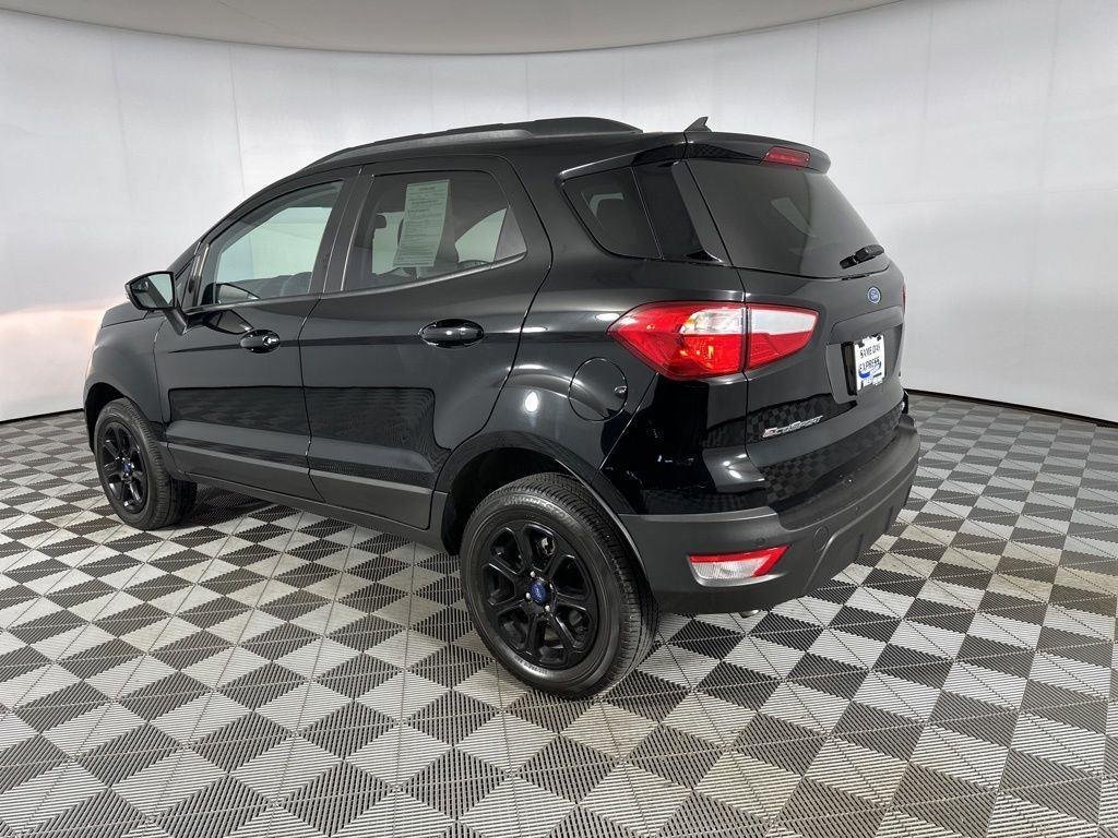 Used 2022 Shadow Black Ford SE image 7