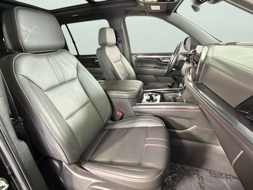 2025 Chevrolet Suburban RST - Photo 37