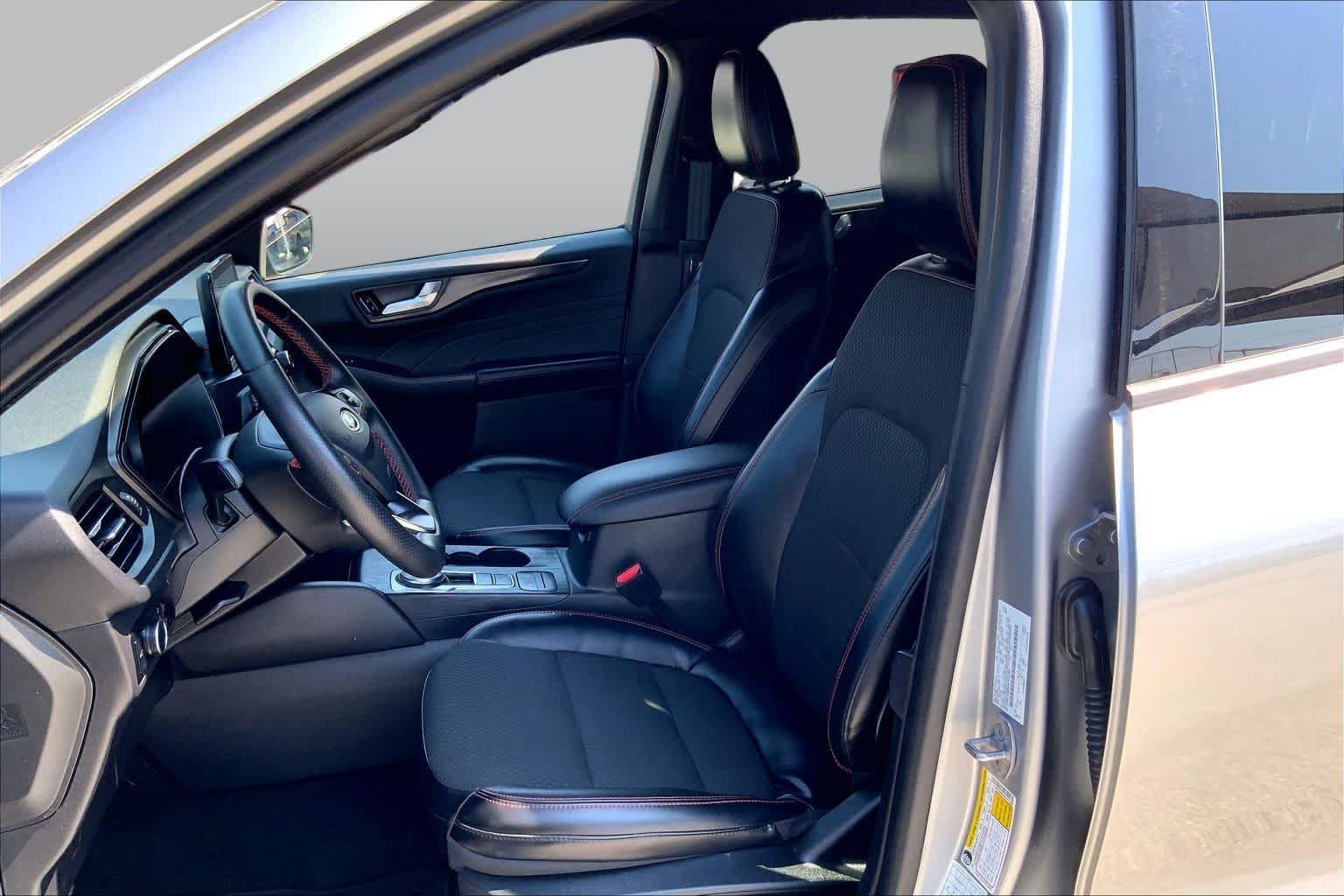 2024 Ford Escape ST-Line - Photo 8