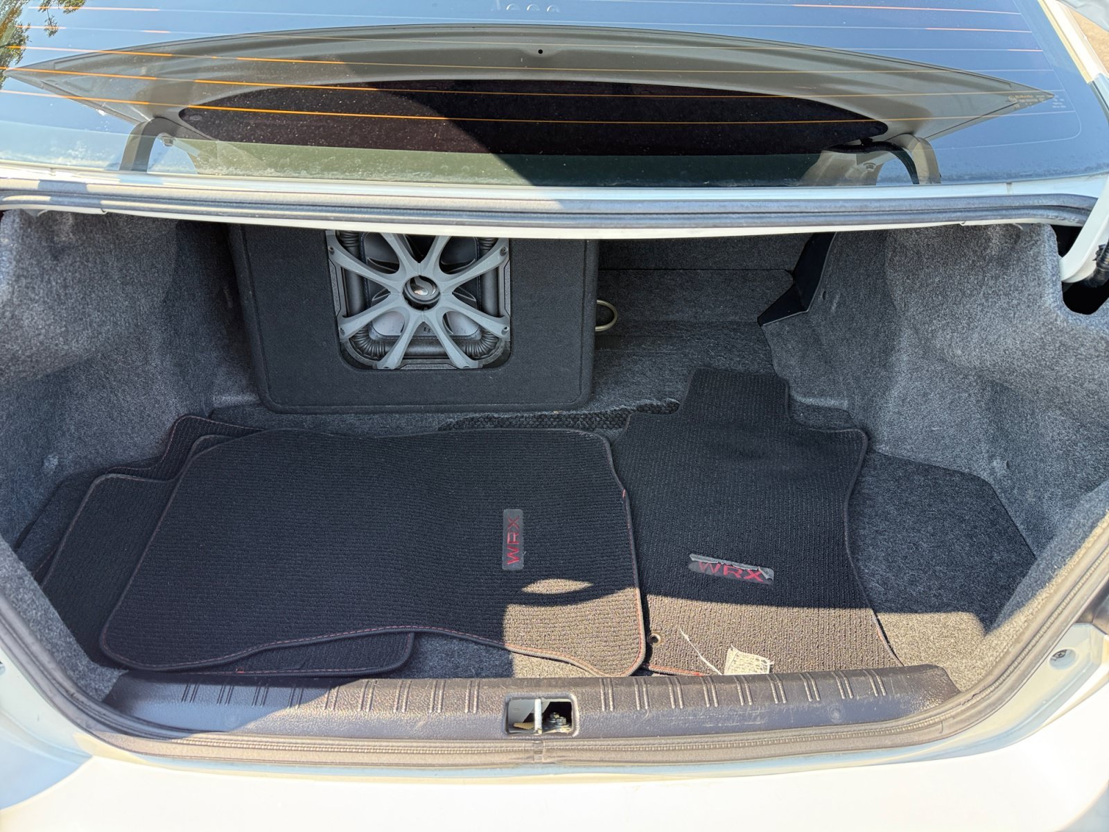 Used 2017 Crystal White Pearl Subaru Base image 17
