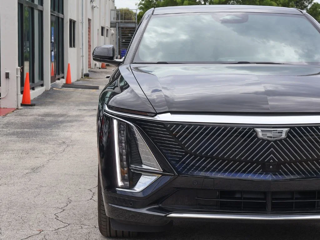 Used 2025 Black Cadillac Luxury image 17