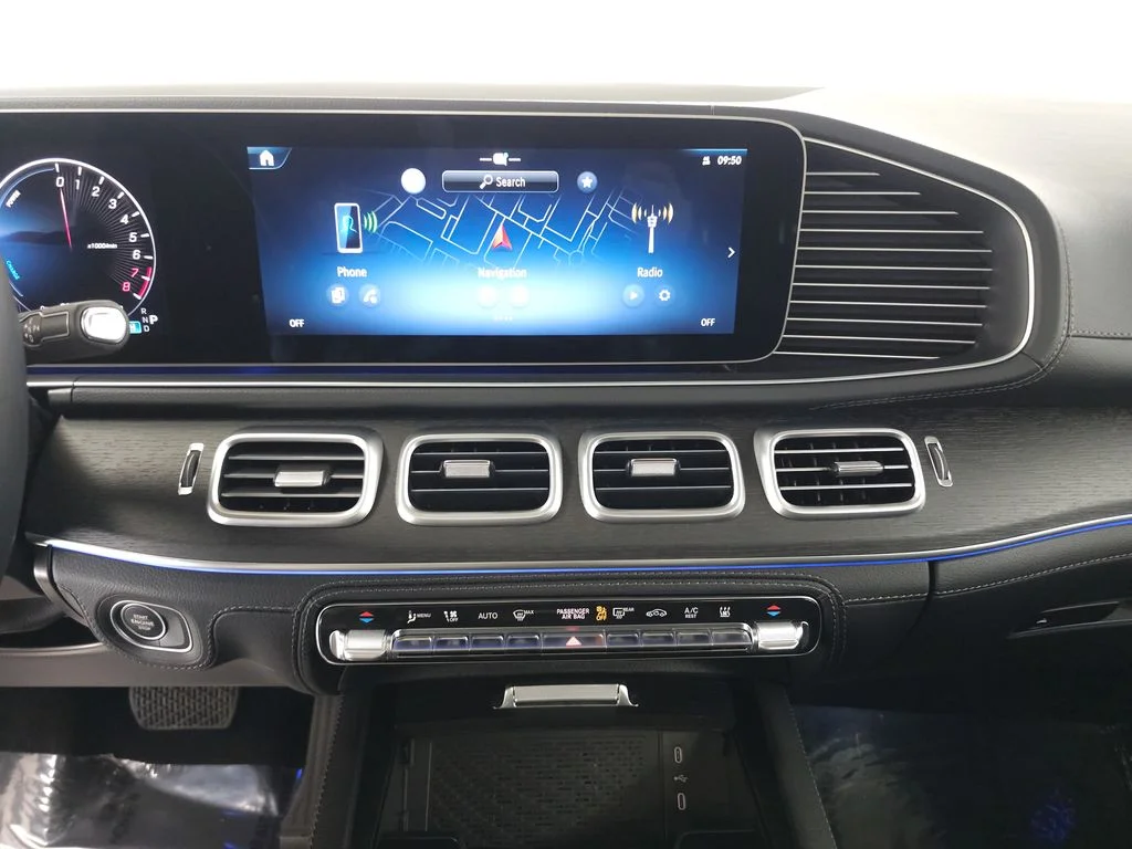Used 2025 Polar White Mercedes-Benz GLE 450e image 16