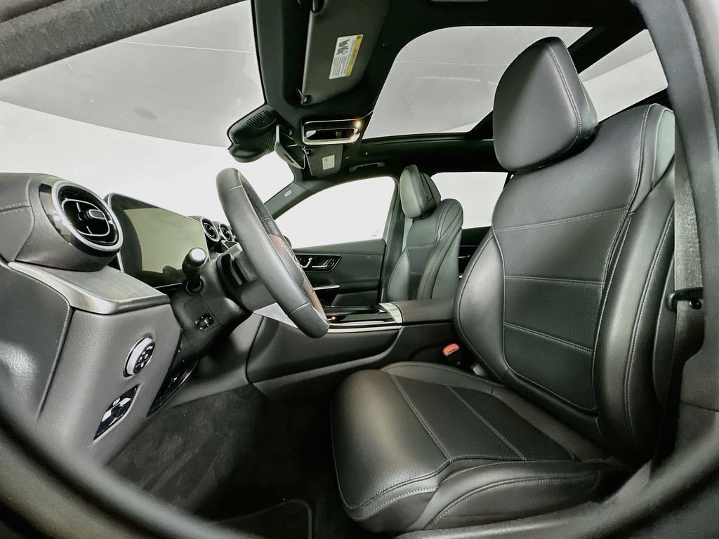 Used 2023 White Mercedes-Benz GLC 300 image 21