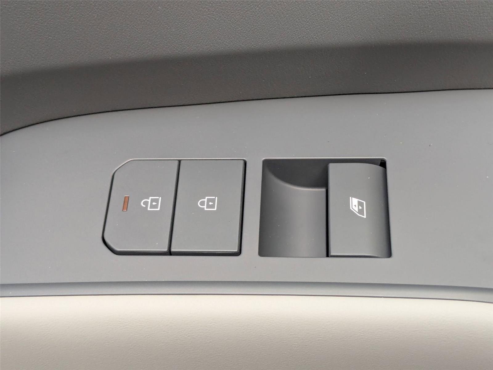 New 2026 EBONY BLACK KIA WIND image 44