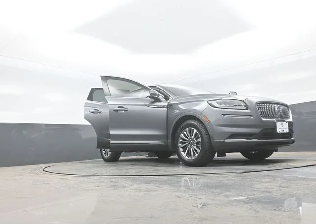 Used 2022 Gray Metallic Lincoln Reserve image 31