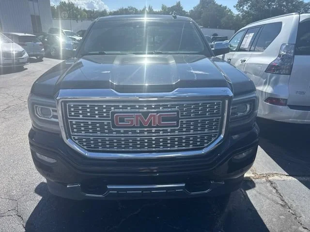 Used 2018 ONYX BLACK GMC Denali image 11