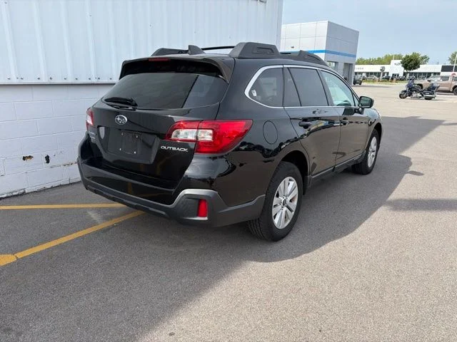 Used 2019 Black Subaru 2.5i Premium image 5