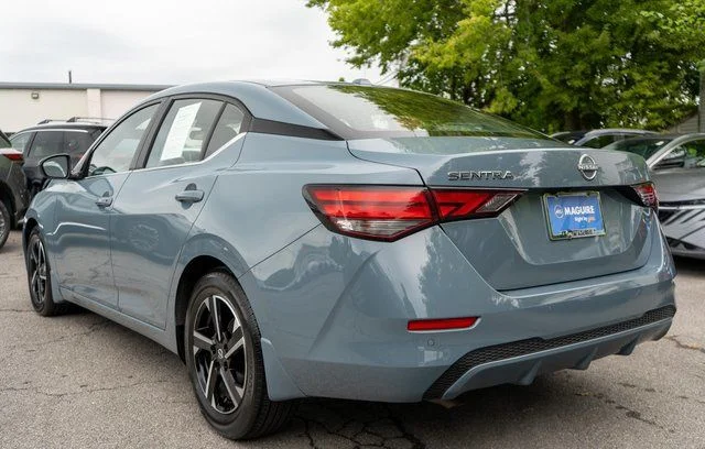 Used 2025 Gray Nissan SV image 9
