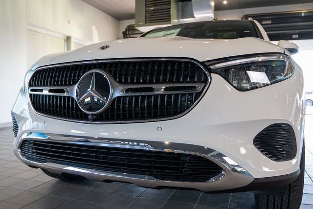 Used 2026 White Mercedes-Benz GLC 300 image 11