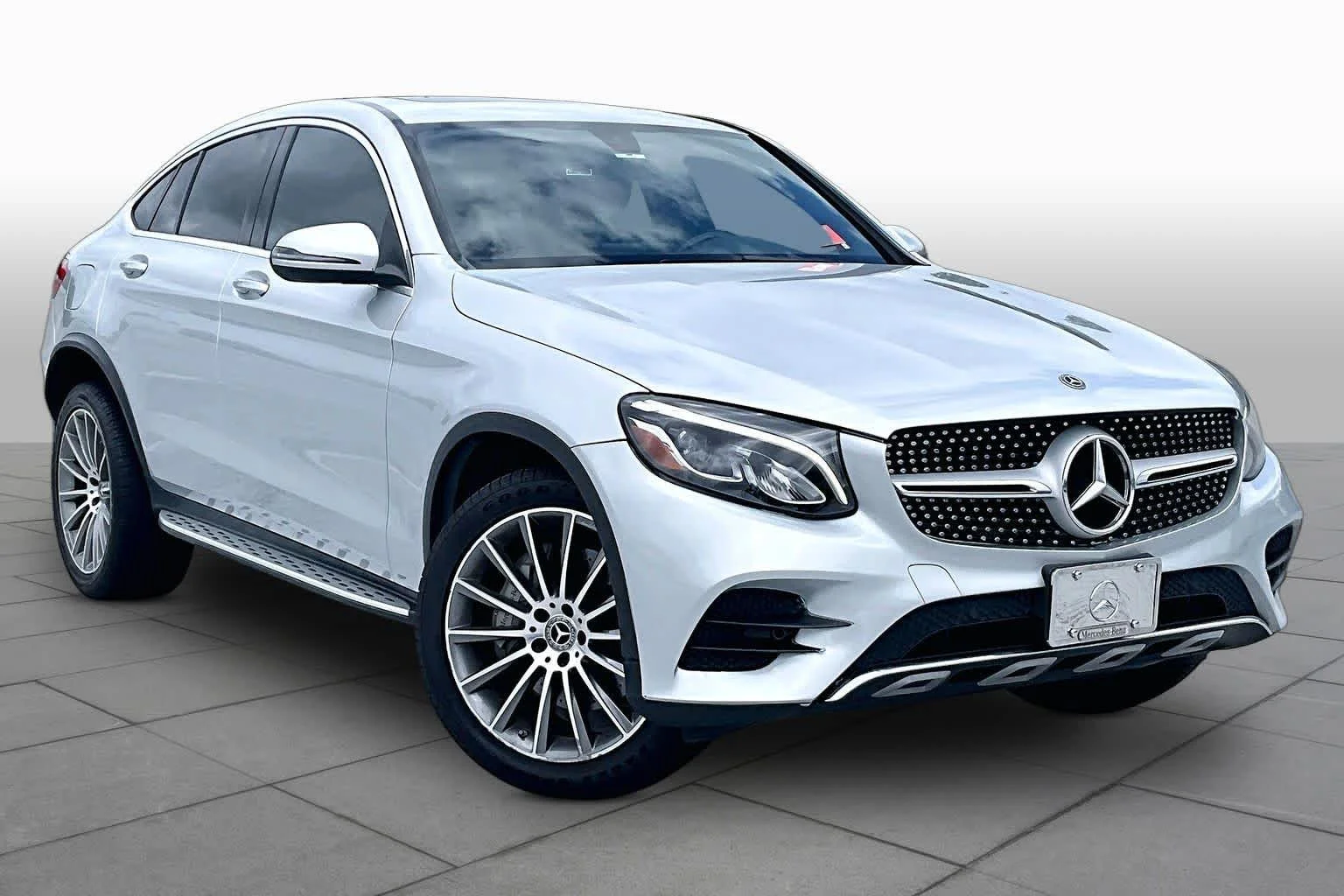 Used 2018 Iridium Silver Metallic Mercedes-Benz GLC 300 image 3