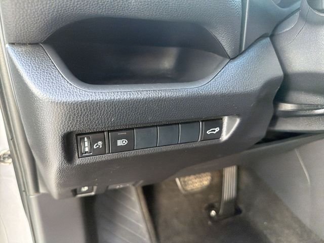 2019 Toyota RAV4 XLE - Photo 11