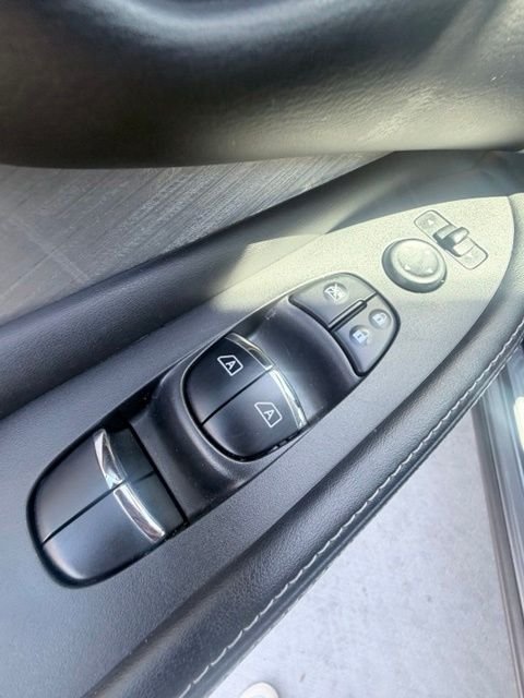Used 2017 Gray Nissan Platinum image 25