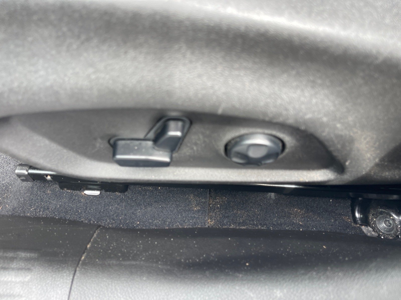 Used 2021 Silver Jeep Limited image 9