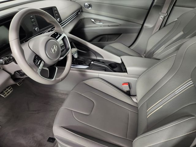 2025 Hyundai Elantra SEL - Photo 11