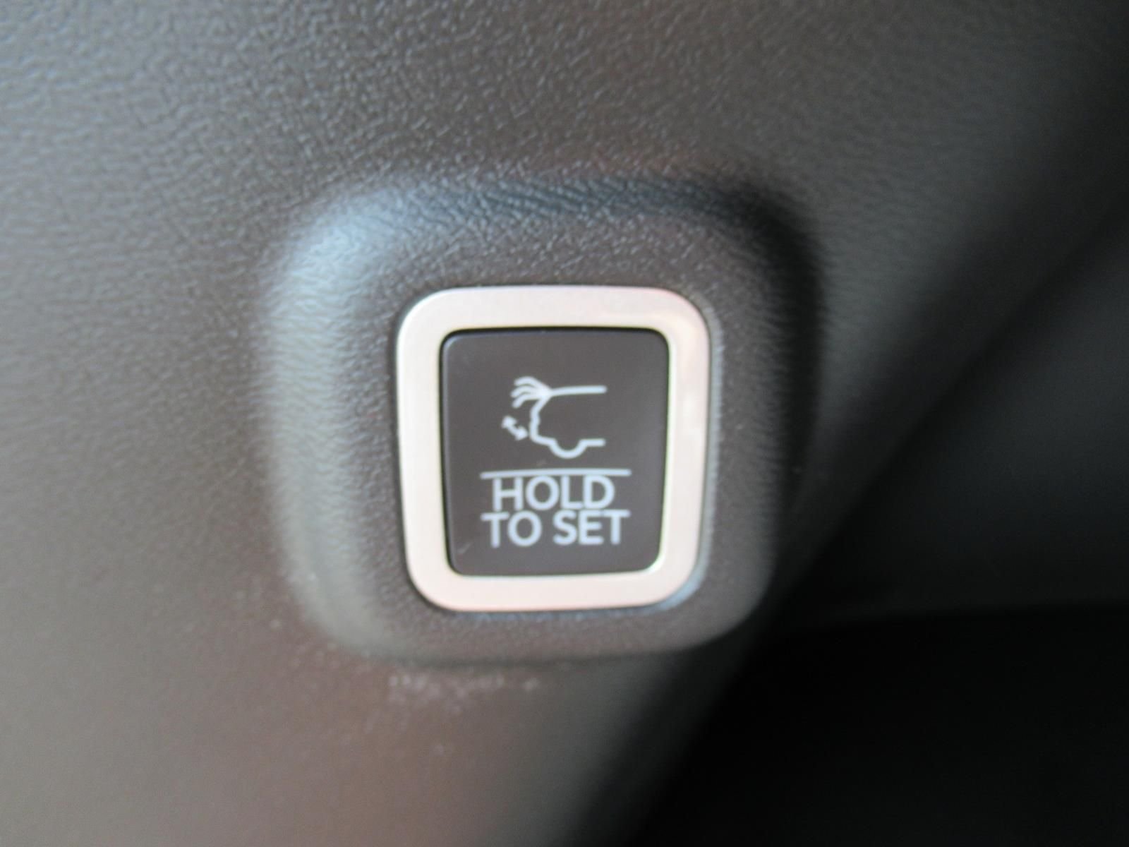 New 2026 Silver Zynith Clearcoat Jeep Limited image 34