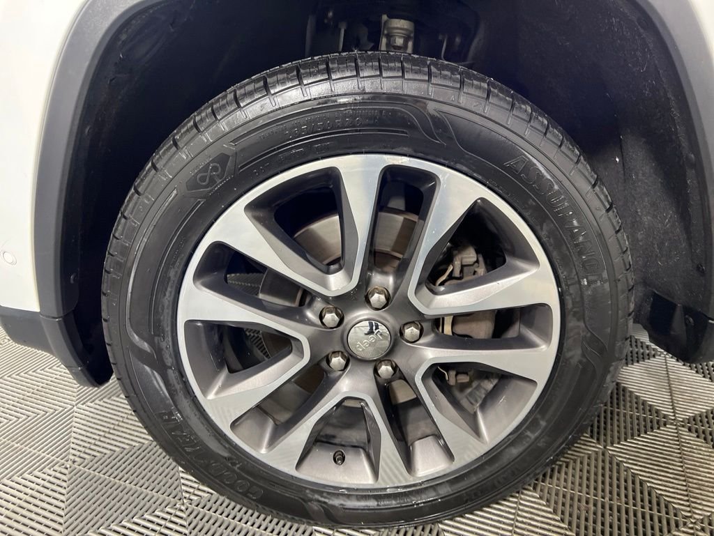 Used 2018 White Jeep Limited image 9