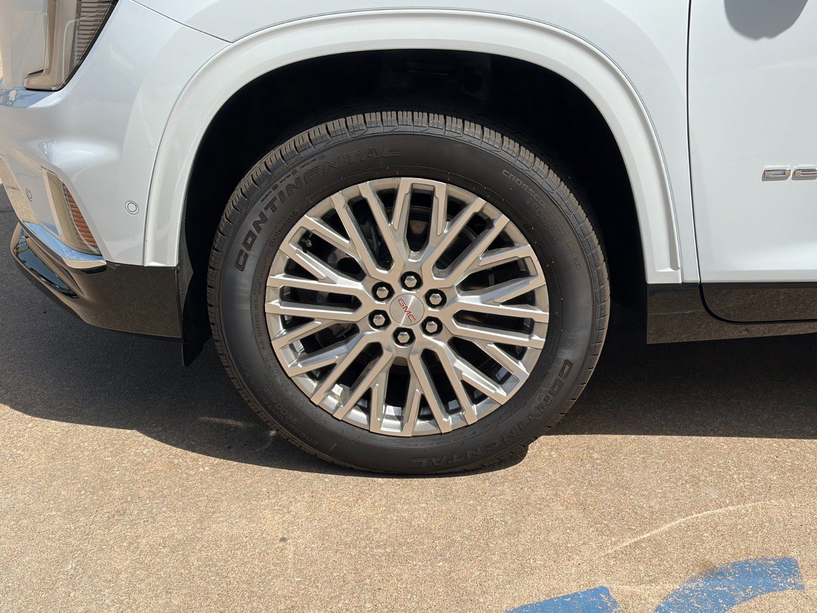 2026 GMC Acadia Denali - Photo 4