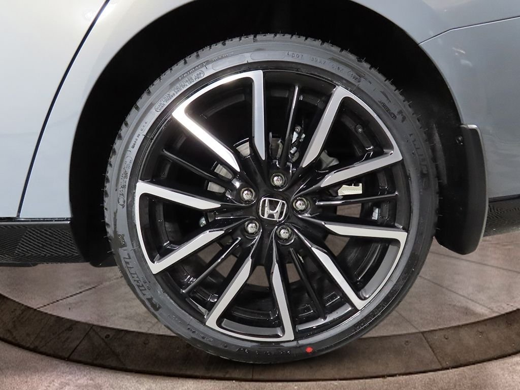 New 2026 Urban Gray Pearl Honda Touring image 9