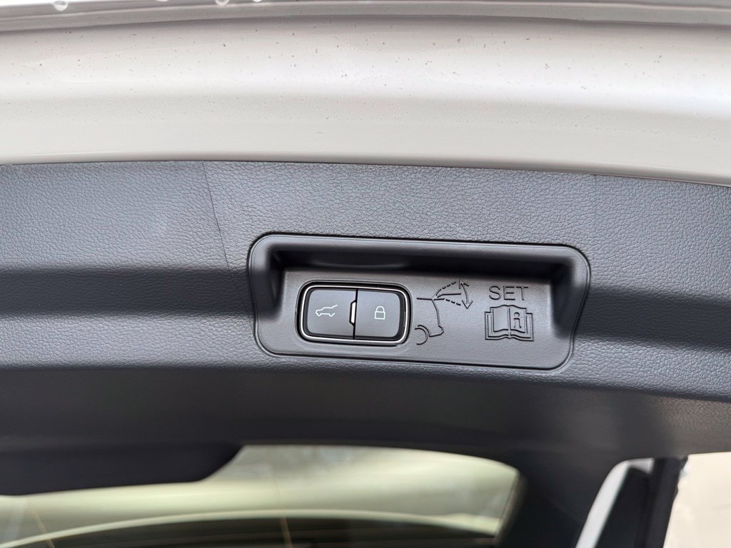 New 2026 Star White Metallic Tri-Coat Ford Tremor® image 82