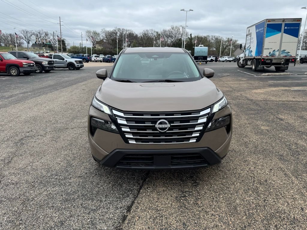 Used 2024 Nissan Rogue SV with VIN 5N1BT3BA9RC734778 for sale in Kansas City