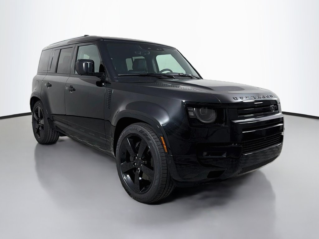 New 2026 Santorini Black Land Rover X-Dynamic SE image 3