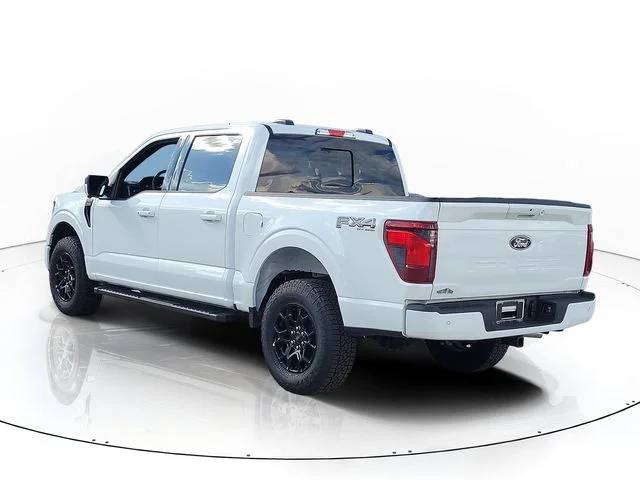 New 2026 Oxford White Ford XLT image 7