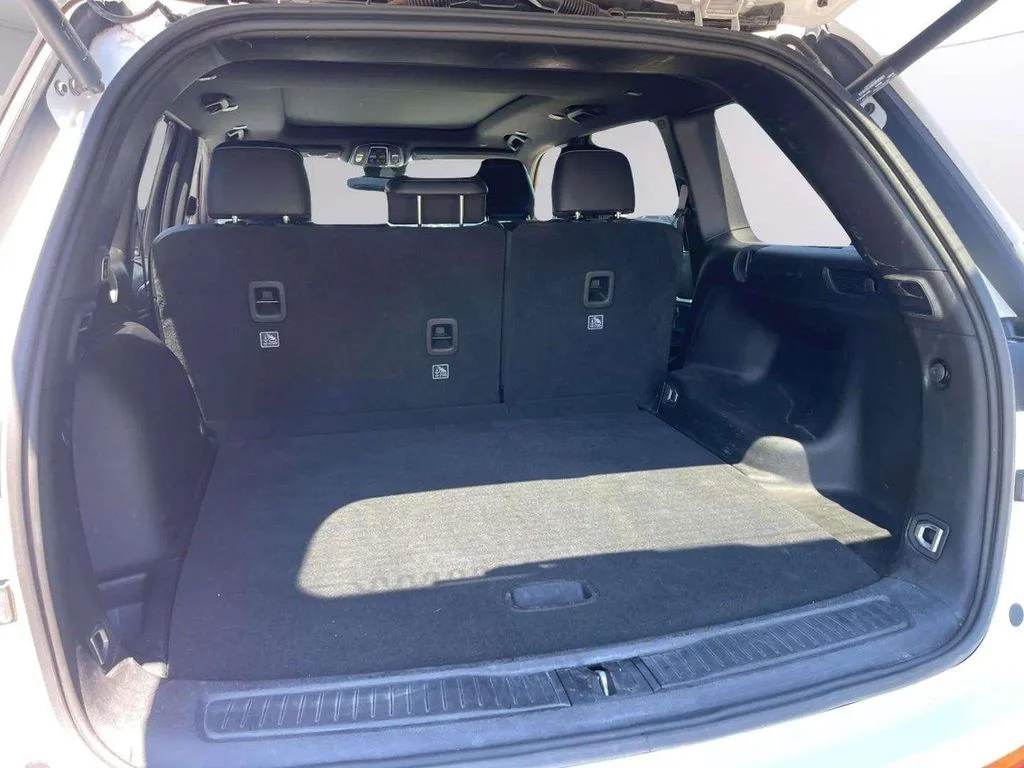 Used 2024 Bright White Clearcoat Jeep Limited image 22