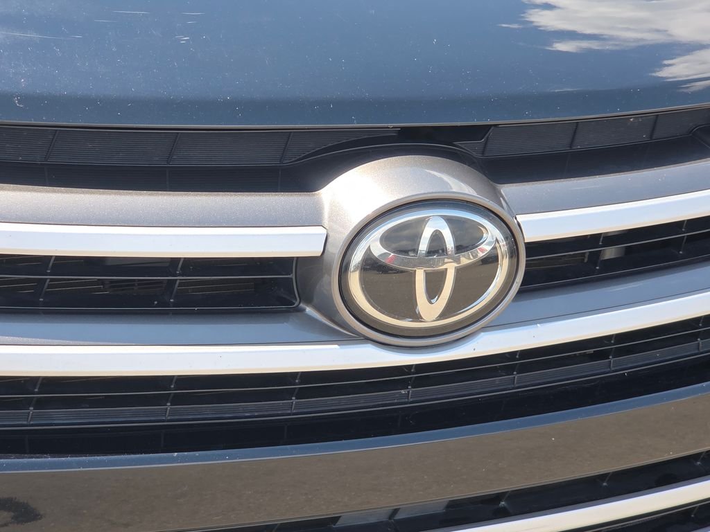 Used 2019 Black Toyota XLE image 14