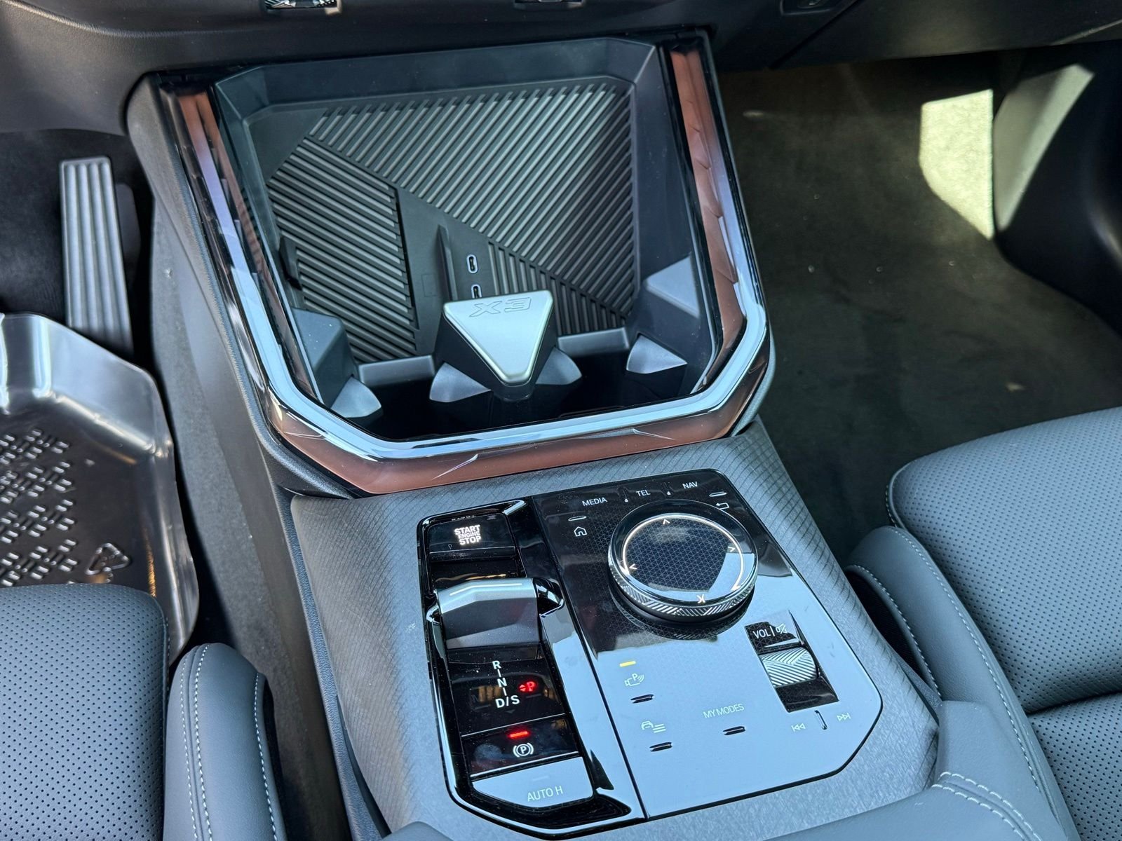 New 2026 Black Sapphire Metallic BMW 30 xDrive image 27