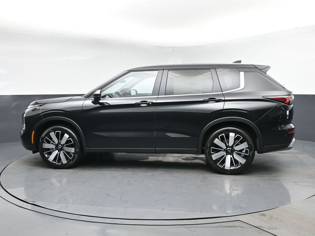 New 2026 Black Mitsubishi SE image 4