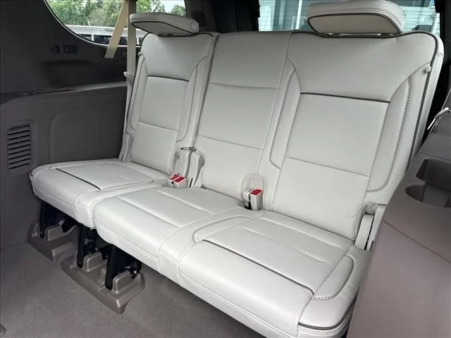 2026 GMC Yukon XL Denali - Photo 25